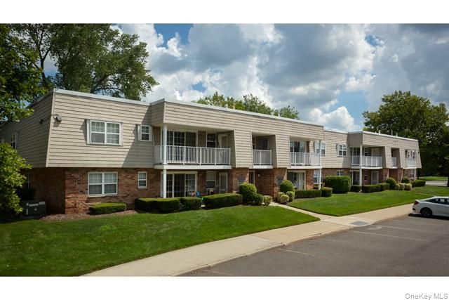115 Westwood Drive 138, Westbury, NY 11590
