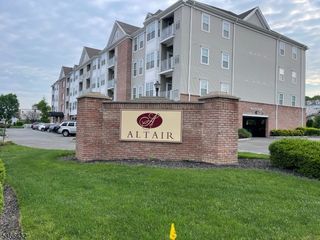132 Cory Ln 132, Elmwood Park Boro, NJ 07407