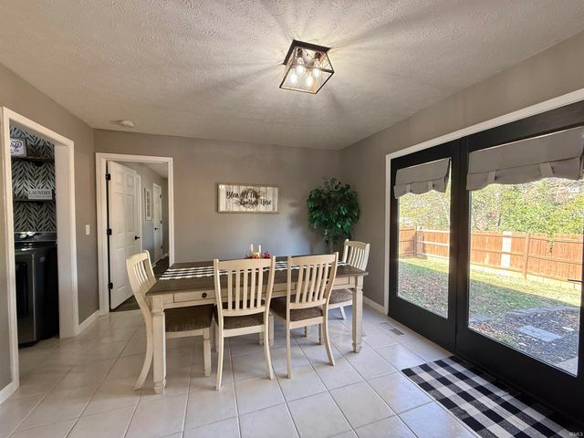 600 Riecken Drive, Evansville, IN 47711