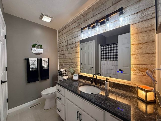 600 Riecken Drive, Evansville, IN 47711