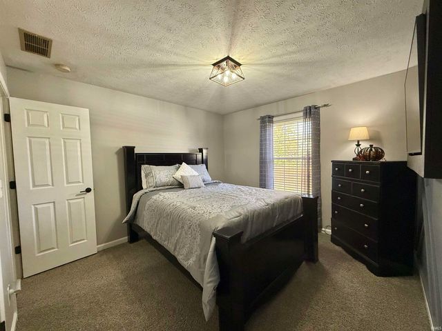 600 Riecken Drive, Evansville, IN 47711