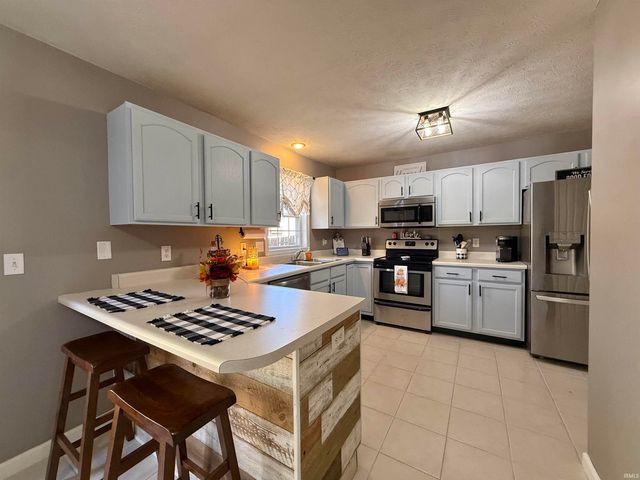 600 Riecken Drive, Evansville, IN 47711