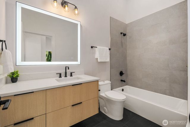 724 N 89TH Street, Seattle, WA 98103