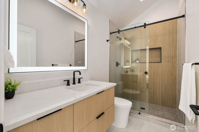 724 N 89TH Street, Seattle, WA 98103