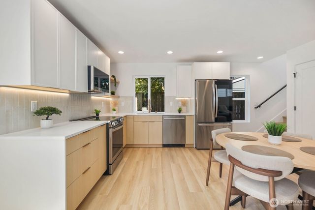 724 N 89TH Street, Seattle, WA 98103