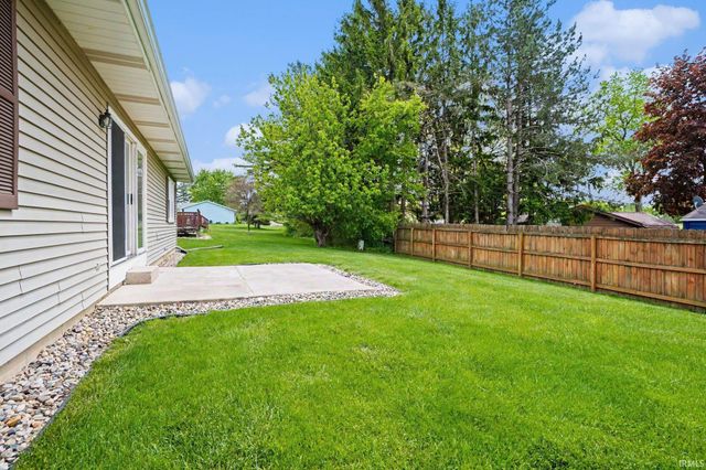 1960 Greenock Drive, South Bend, IN 46614