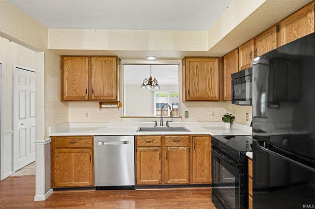 1960 Greenock Drive, South Bend, IN 46614