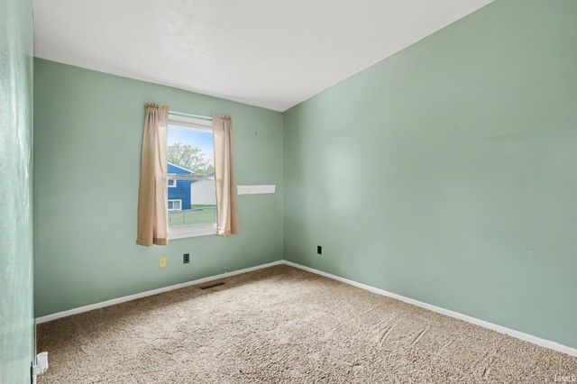 1960 Greenock Drive, South Bend, IN 46614