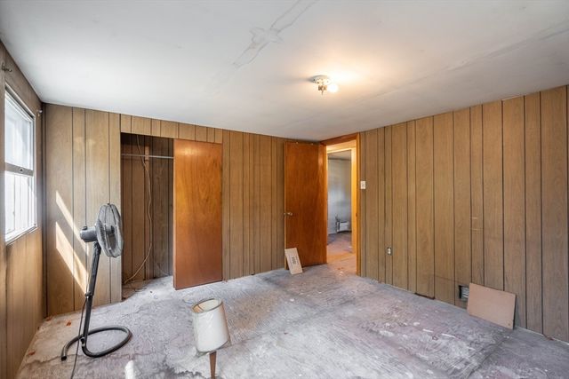 70 Quaboag St, Brookfield, MA 01506