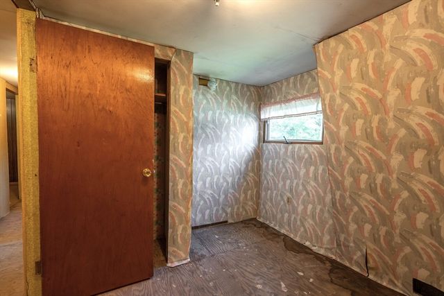 70 Quaboag St, Brookfield, MA 01506