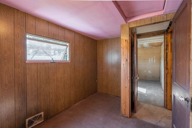 70 Quaboag St, Brookfield, MA 01506