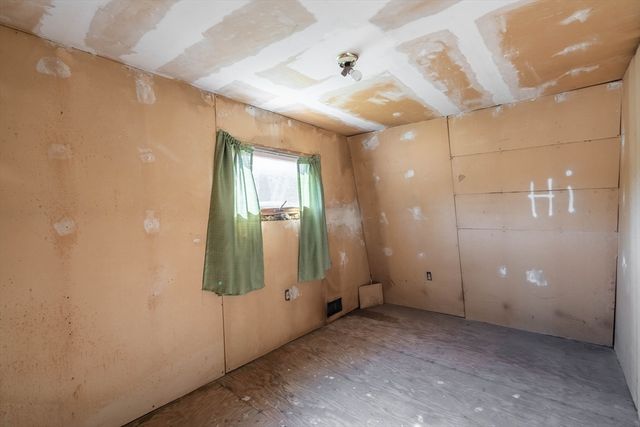 70 Quaboag St, Brookfield, MA 01506