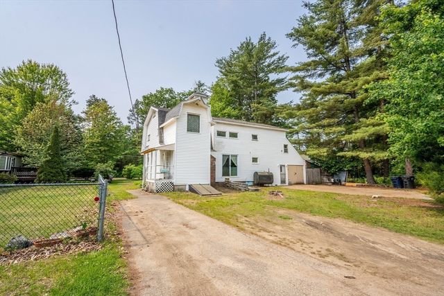 70 Quaboag St, Brookfield, MA 01506