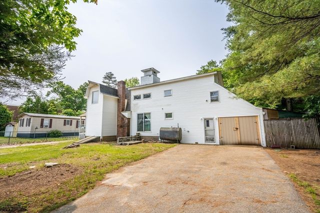 70 Quaboag St, Brookfield, MA 01506