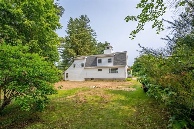 70 Quaboag St, Brookfield, MA 01506