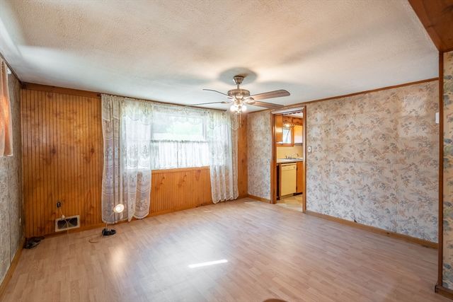 70 Quaboag St, Brookfield, MA 01506