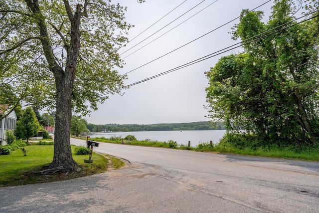 70 Quaboag St, Brookfield, MA 01506