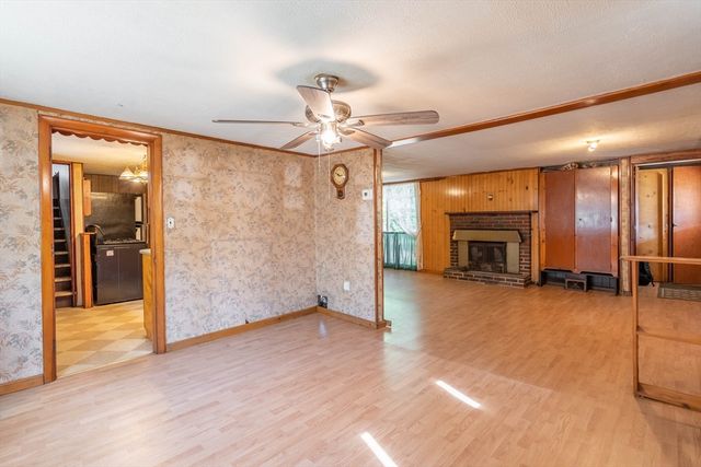 70 Quaboag St, Brookfield, MA 01506