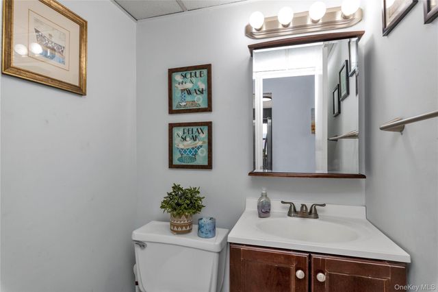 100 Clinton Avenue 4M, Mineola, NY 11501