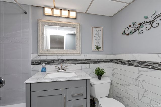 100 Clinton Avenue 4M, Mineola, NY 11501