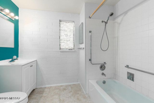 317 S Paseo Quinta Apt B, Green Valley, AZ 85614