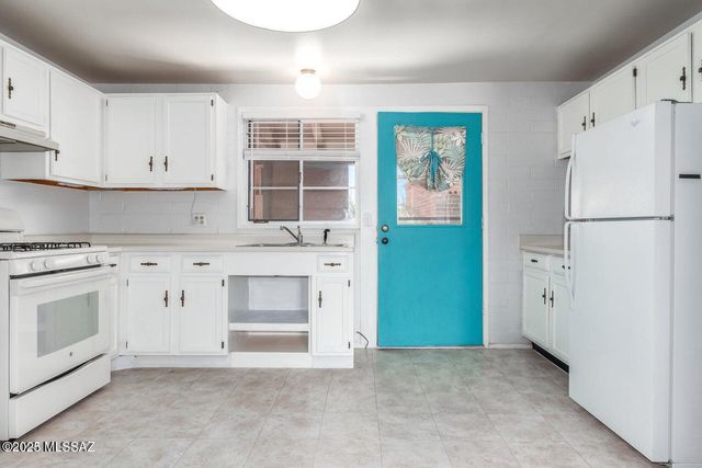 317 S Paseo Quinta Apt B, Green Valley, AZ 85614