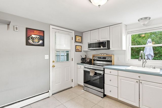 28 Preston St, Malden, MA 02148