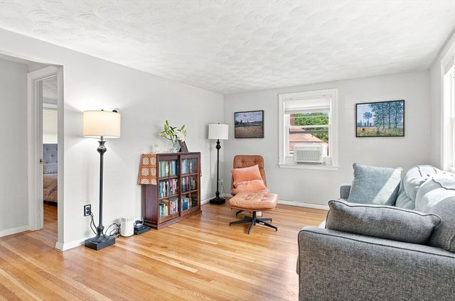 28 Preston St, Malden, MA 02148