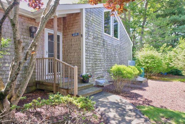 238 Seaward Bend, East Falmouth, MA 02536