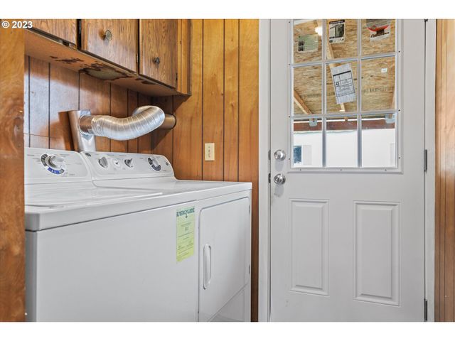 13900 Se HIGHWAY 212 125, Clackamas, OR 97015