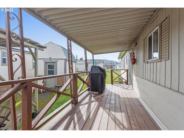 13900 Se HIGHWAY 212 125, Clackamas, OR 97015