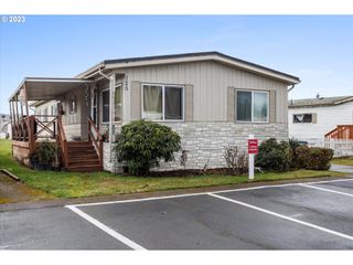 13900 Se HIGHWAY 212 125, Clackamas, OR 97015