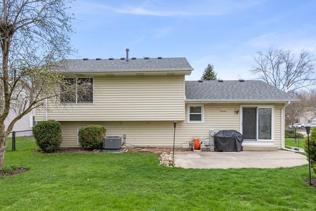 322 Hickory Oaks Drive, Bolingbrook, IL 60490