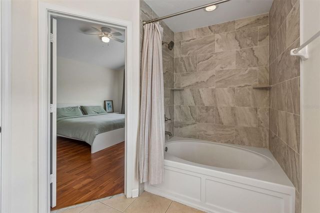 26527 CASTLEVIEW WAY, Wesley Chapel, FL 33544