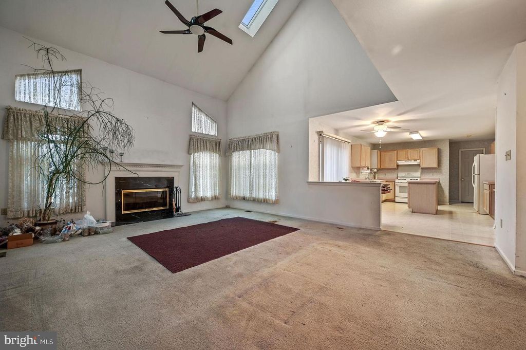 Image 12 of property listing at 36 E MOYER DR, Bear, DE 19701