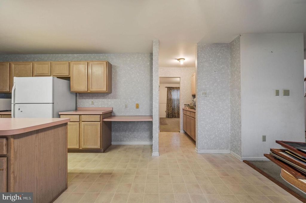 Image 19 of property listing at 36 E MOYER DR, Bear, DE 19701