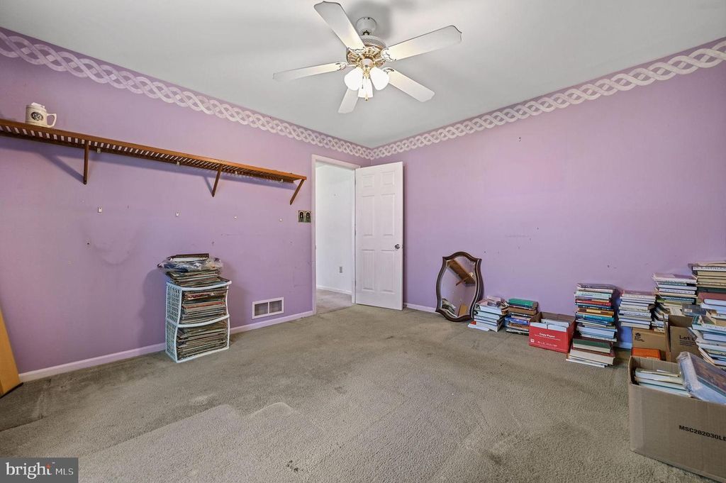 Image 22 of property listing at 36 E MOYER DR, Bear, DE 19701