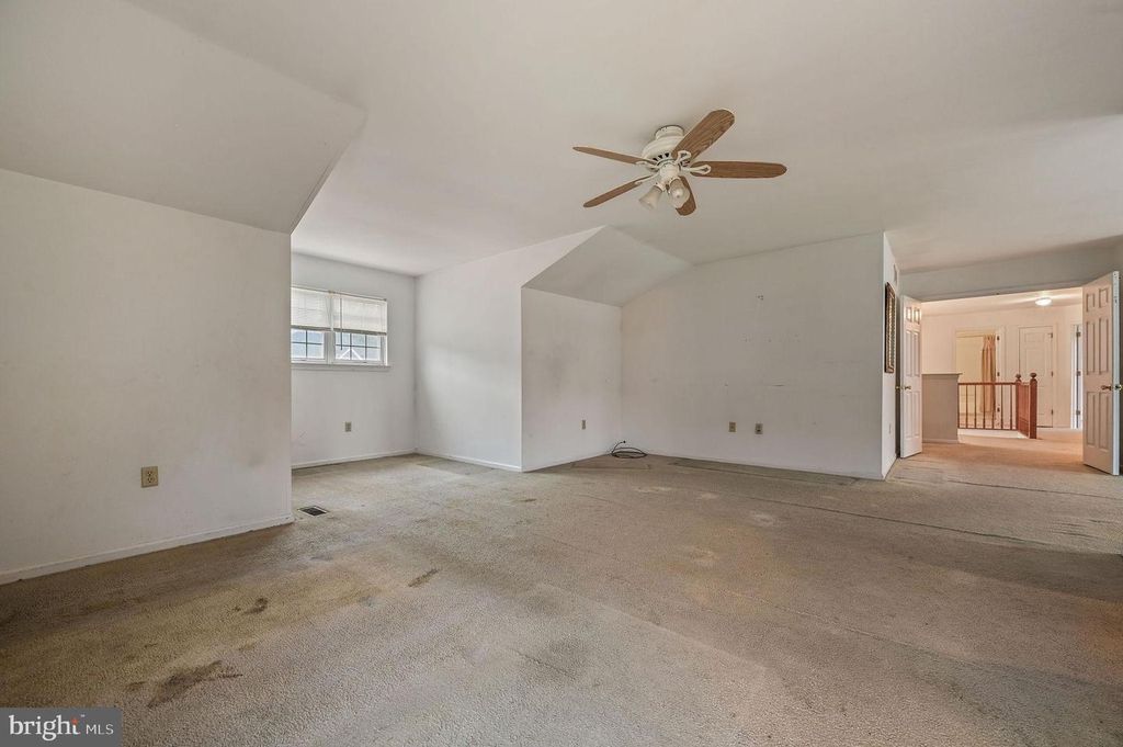 Image 26 of property listing at 36 E MOYER DR, Bear, DE 19701