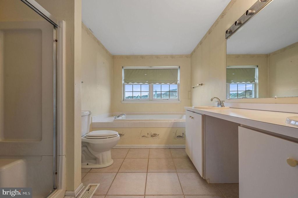 Image 28 of property listing at 36 E MOYER DR, Bear, DE 19701