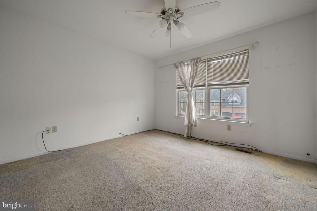 Image 30 of property listing at 36 E MOYER DR, Bear, DE 19701