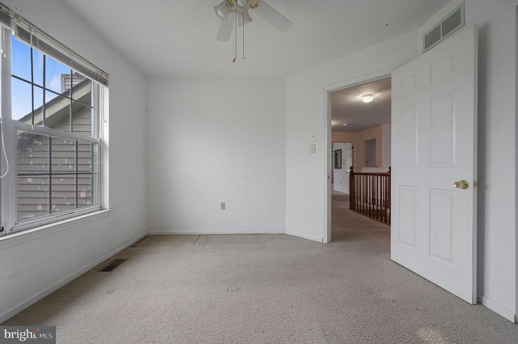 Image 32 of property listing at 36 E MOYER DR, Bear, DE 19701