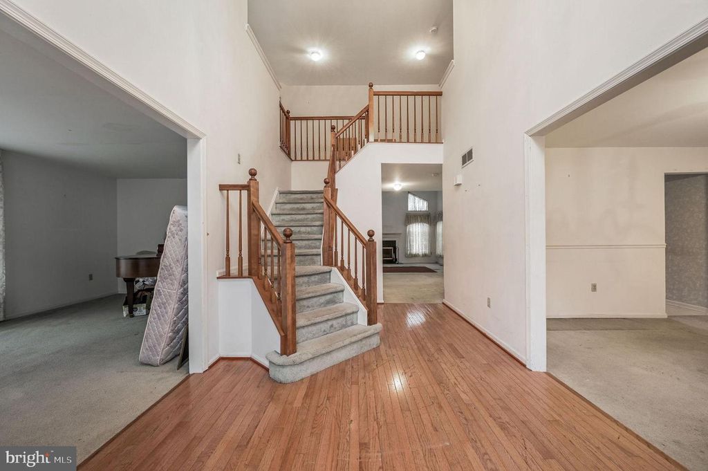 Image 5 of property listing at 36 E MOYER DR, Bear, DE 19701