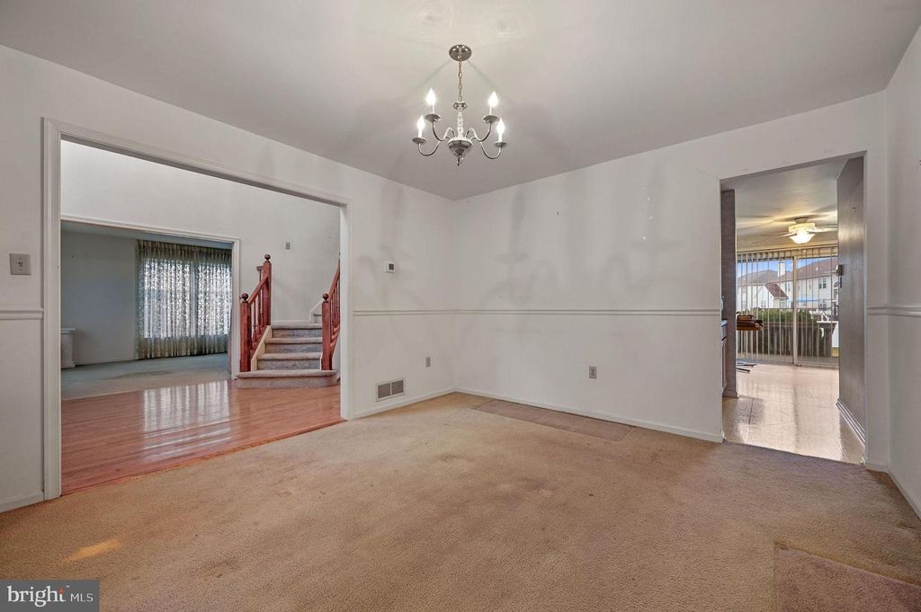 Image 8 of property listing at 36 E MOYER DR, Bear, DE 19701