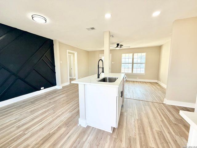 1535 Edison, San Antonio, TX 78201