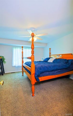 936 Lands End Circle, St Charles, MO 63304