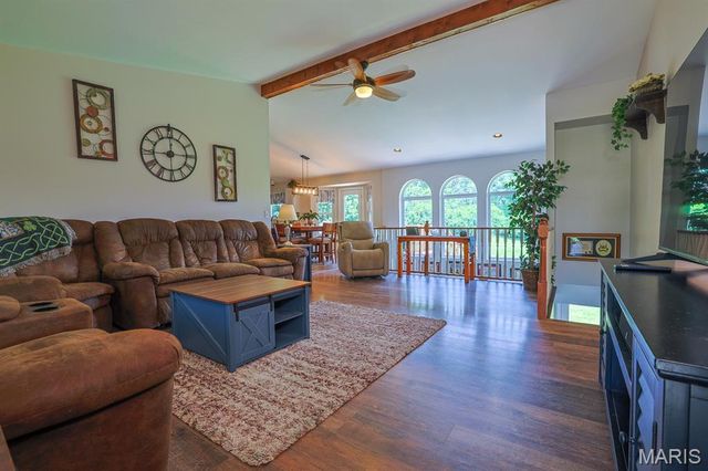 936 Lands End Circle, St Charles, MO 63304