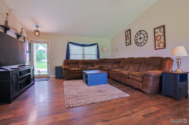 936 Lands End Circle, St Charles, MO 63304