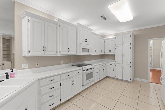 302 Stonegate, Dothan, AL 36305