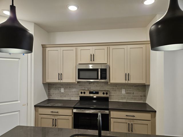 407 Stonehaus Crossing, Antioch, TN 37013