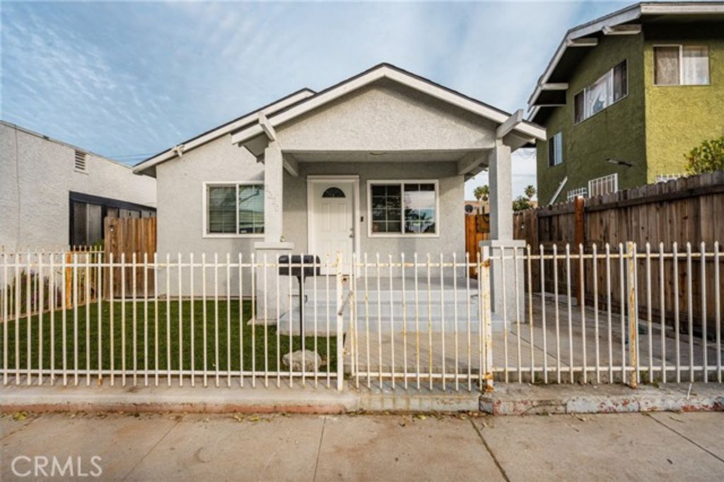2320 Locust, Long Beach, CA 90806
